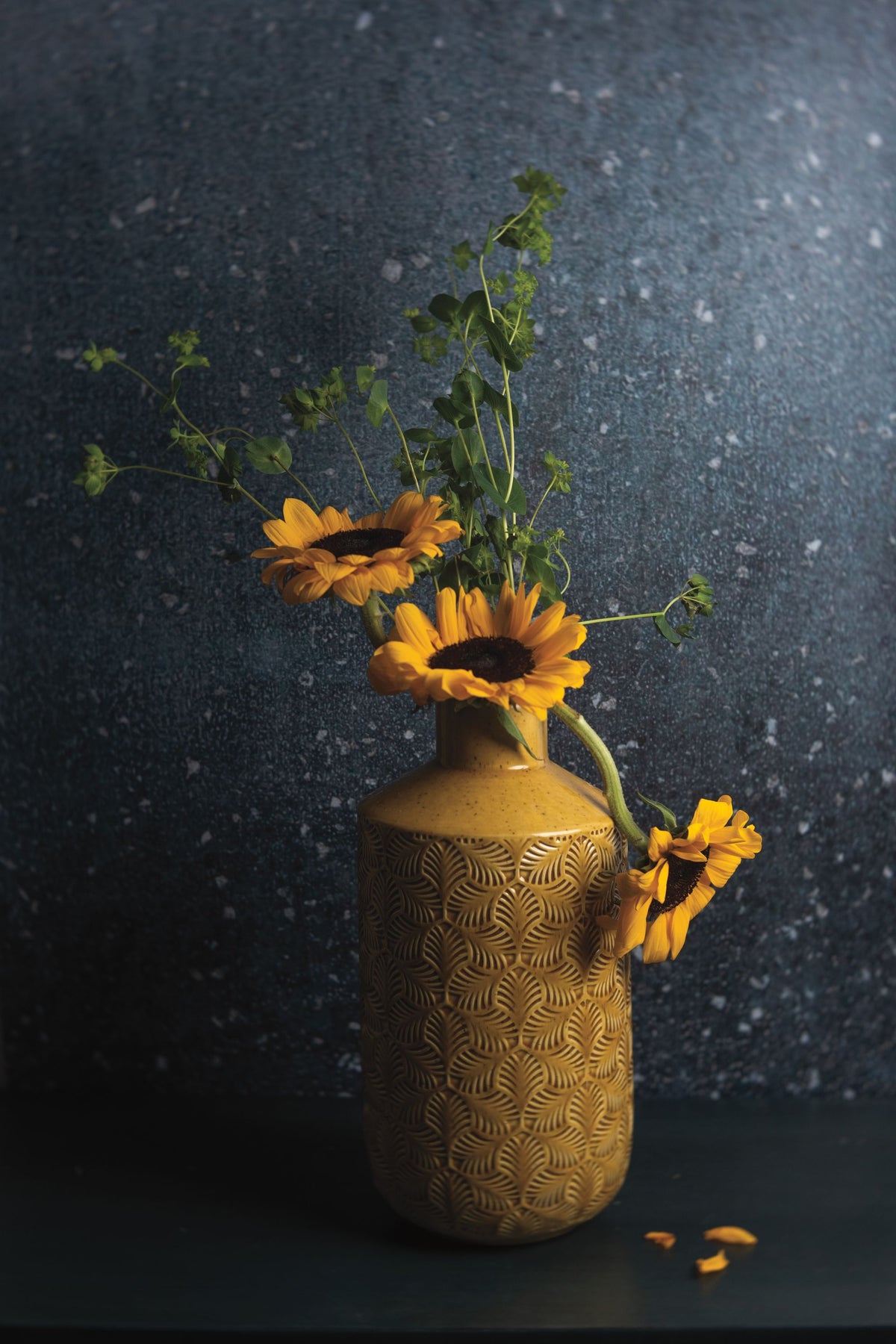 Sunflower Still Life Mural Wallpaper - pure wallpaper artwork