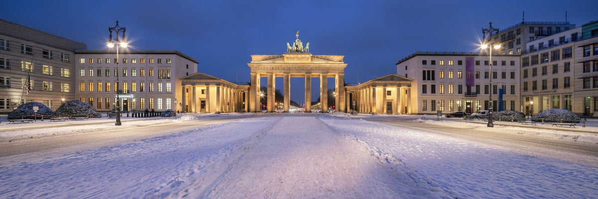 Brandenburger Tor in Winter Mural Wallpaper - pure wallpaper artwork