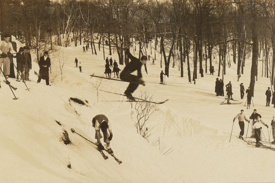 Vintage Skiing Mural Wallpaper