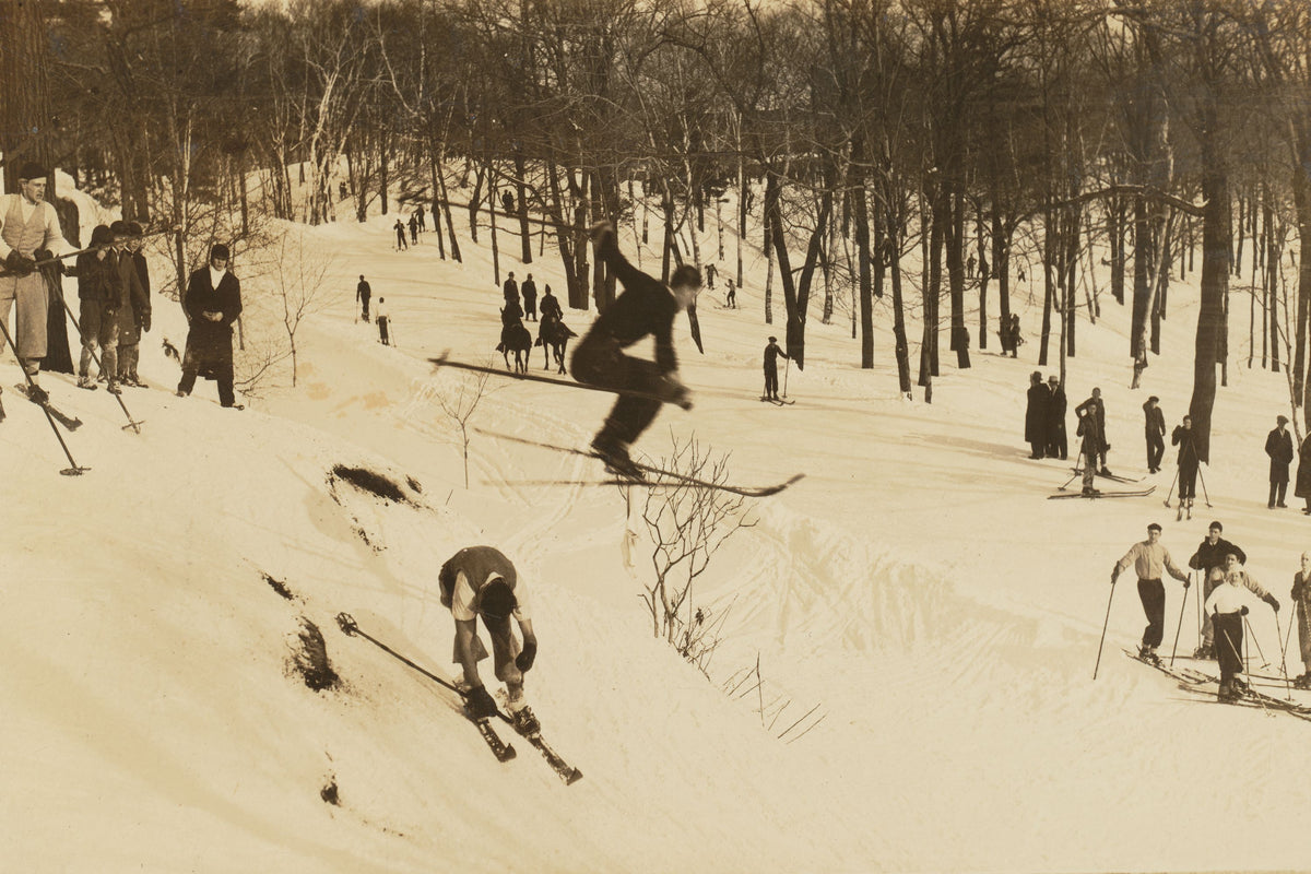Vintage Skiing Mural Wallpaper - pure wallpaper artwork