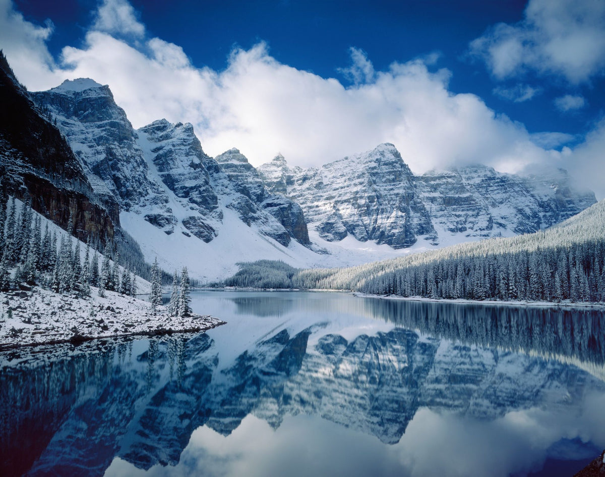 Moraine Lake Reflection Mural Wallpaper - pure wallpaper artwork
