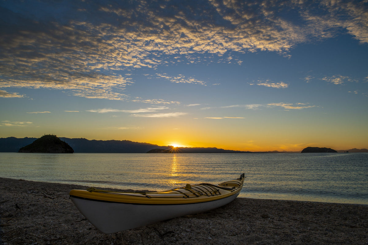 Kayak Sunrise Mural Wallpaper - pure wallpaper artwork