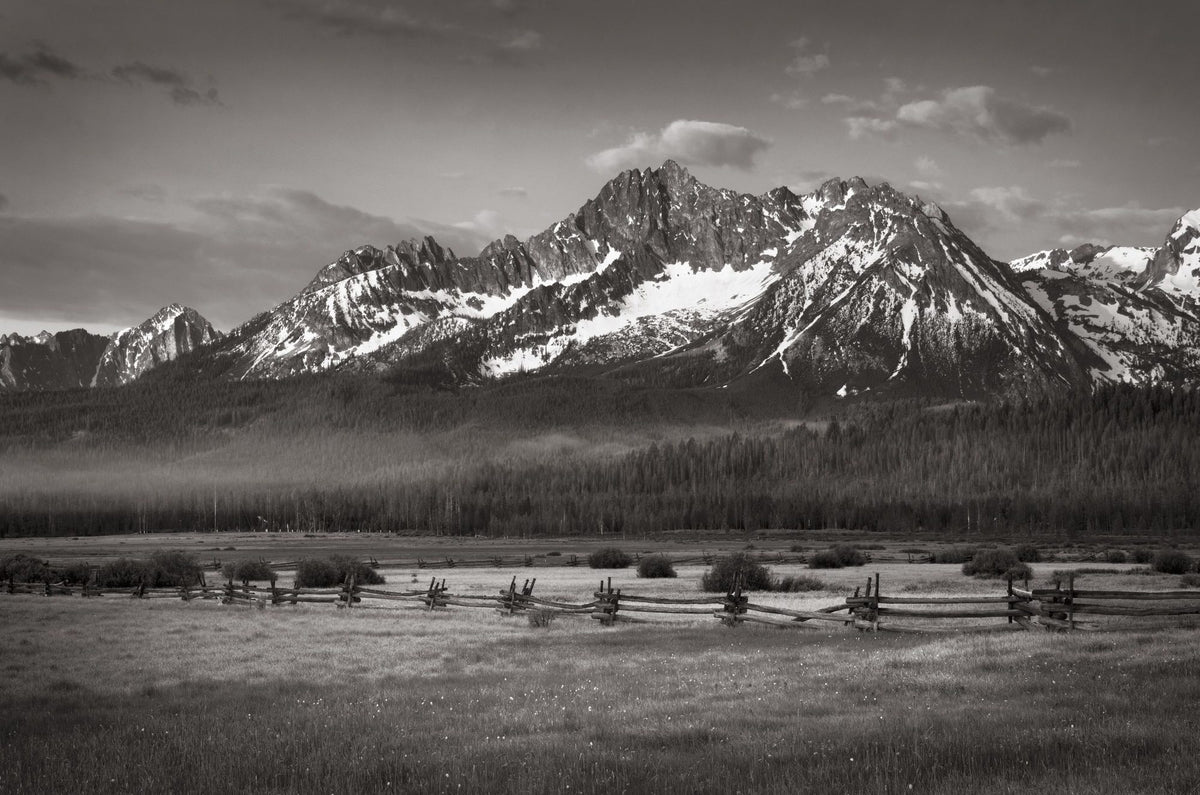 Sawtooth Mountains Plains Mural Wallpaper - pure wallpaper artwork