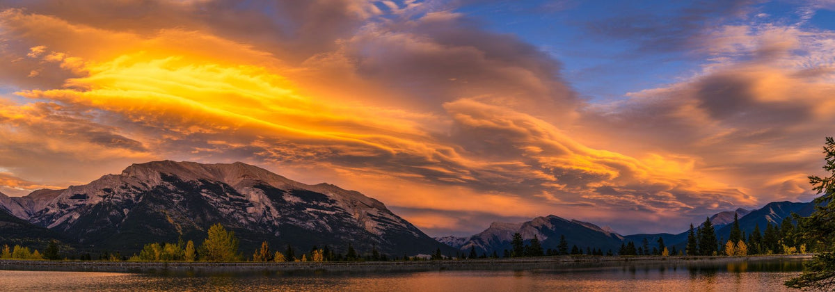 Chinook Clouds Over Grotto Mountain Mural Wallpaper - pure wallpaper artwork