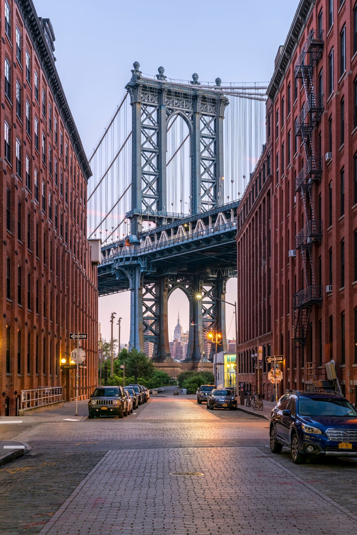 Manhattan Bridge From Dumbo Close Mural Wallpaper - pure wallpaper artwork