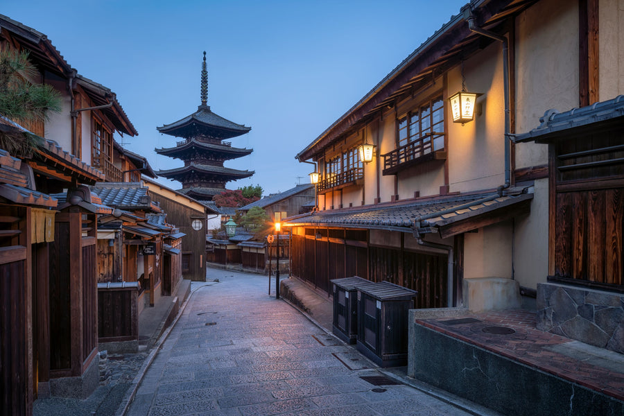 Yasaka Pagoda At Night Mural Wallpaper