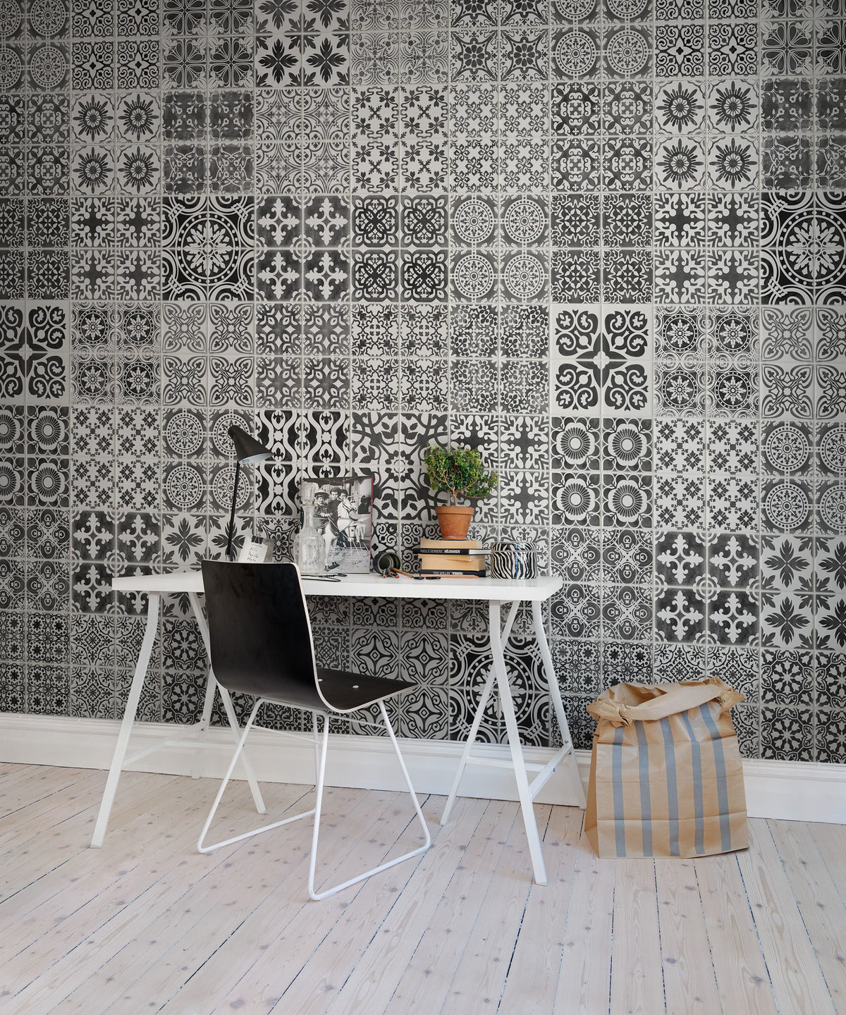 Marrakech, Black Mural Wallpaper - room preview 02