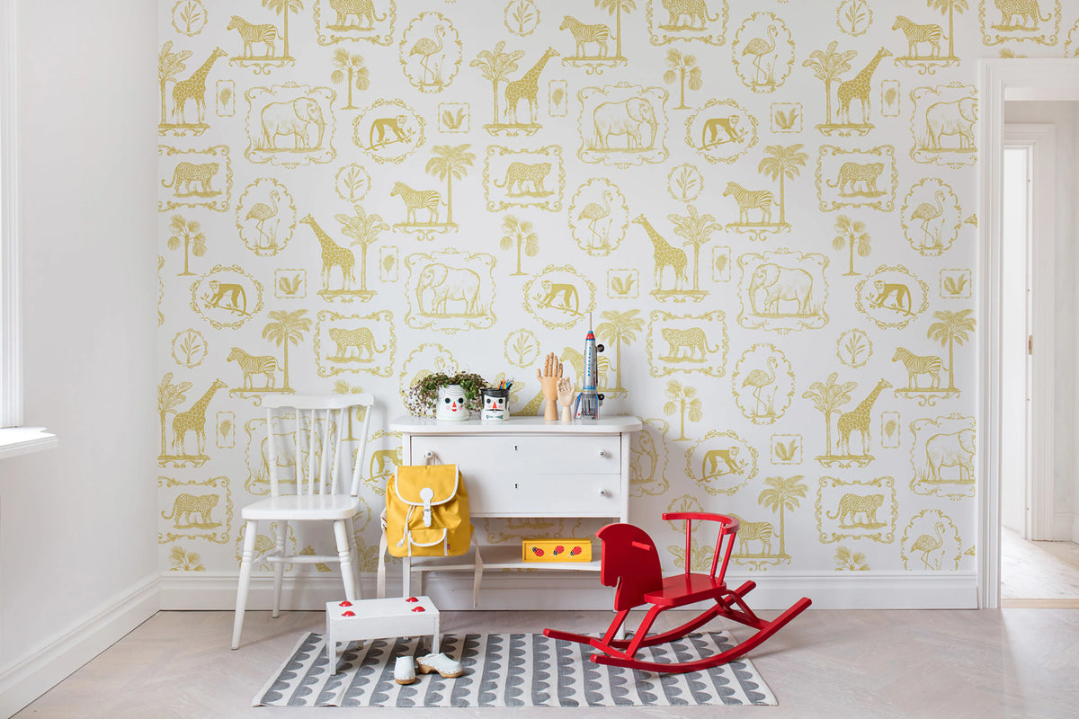Animal Party, Yellow Mural Wallpaper - room preview 02