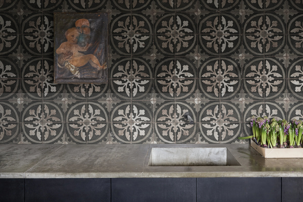 Ravenna, Charcoal Mural Wallpaper - room preview 02