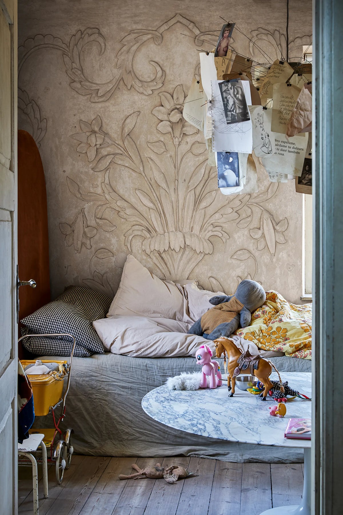 Marseille, Sand Mural Wallpaper - room preview 02