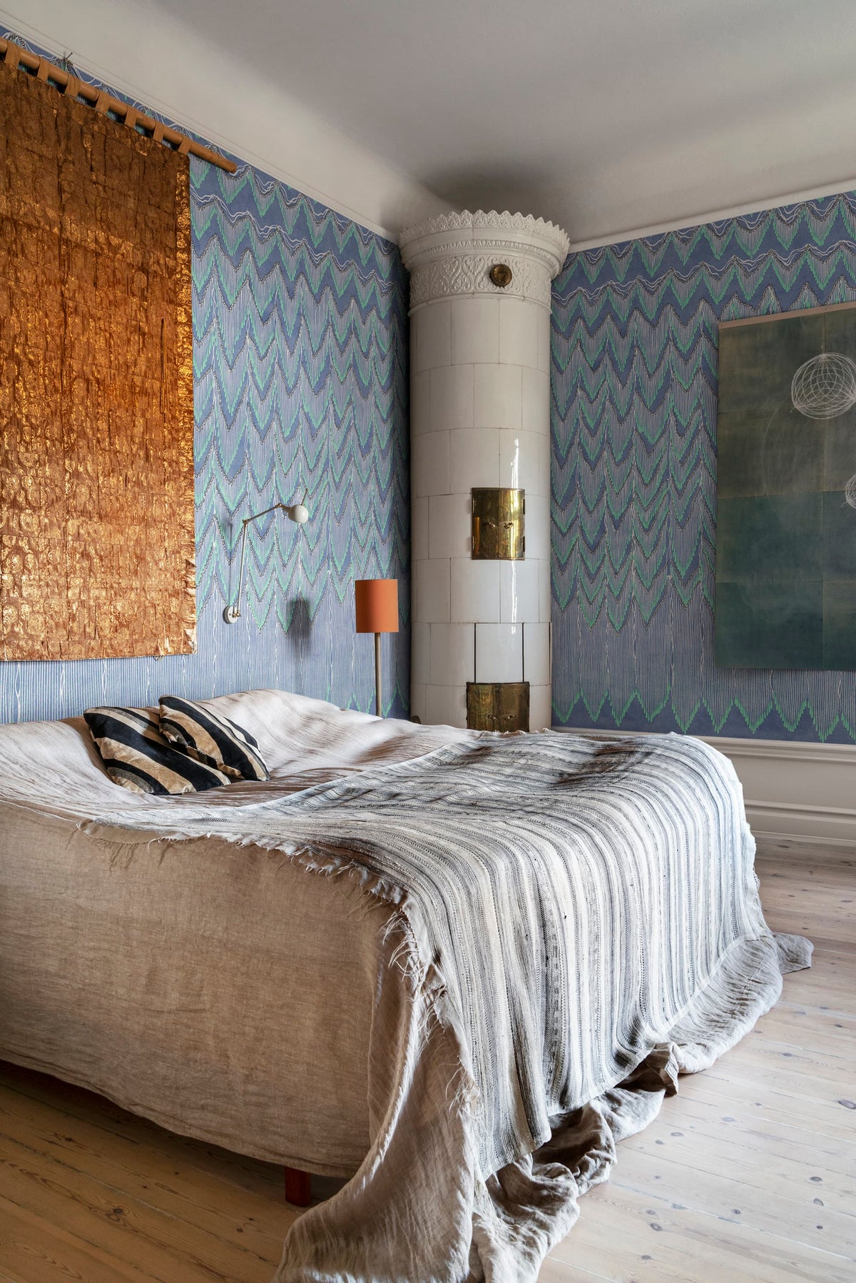 Fringed Follies, Lagoon Mural Wallpaper - room preview 02