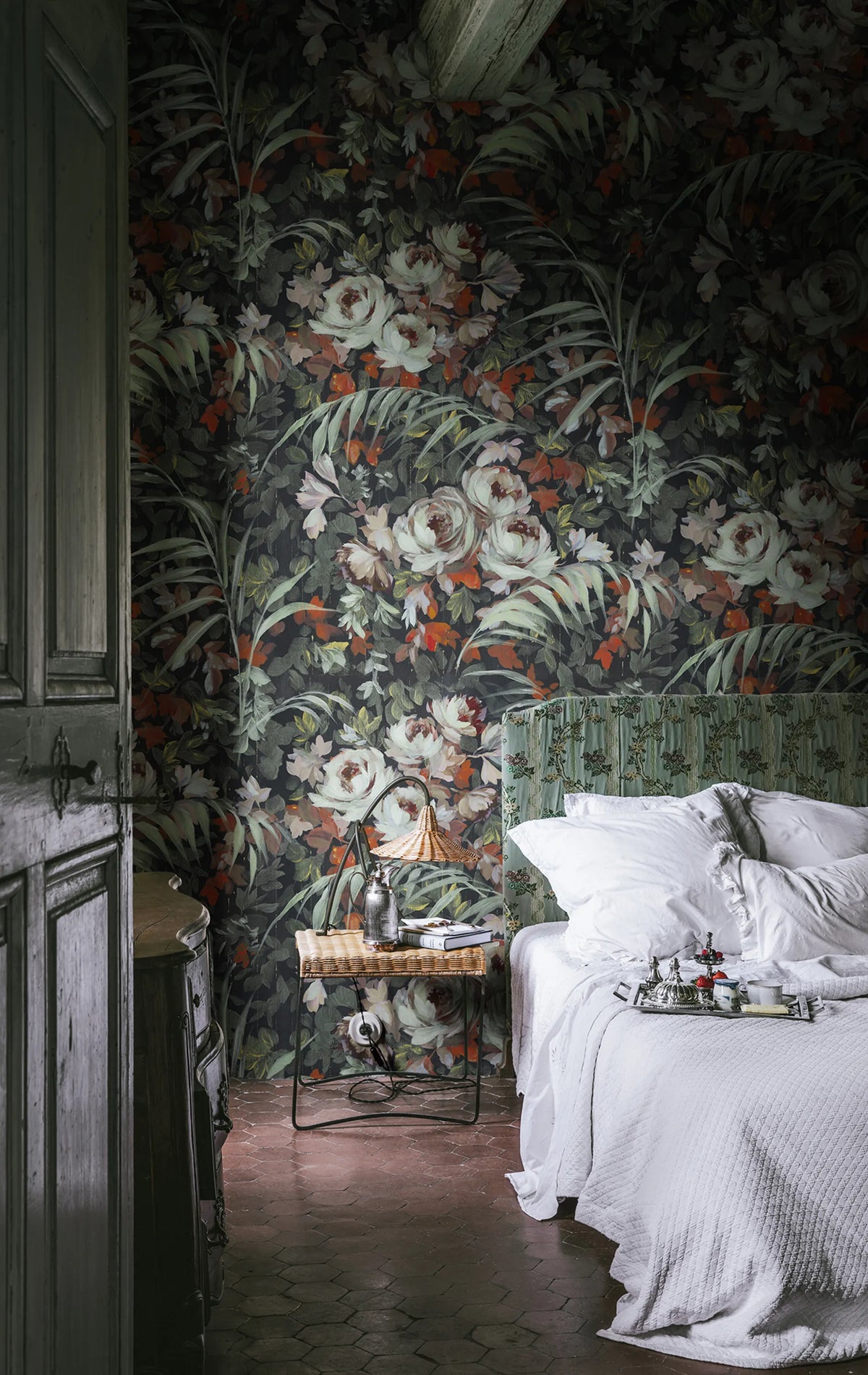 Dazzling Foliage, Lush Mural Wallpaper - room preview 02