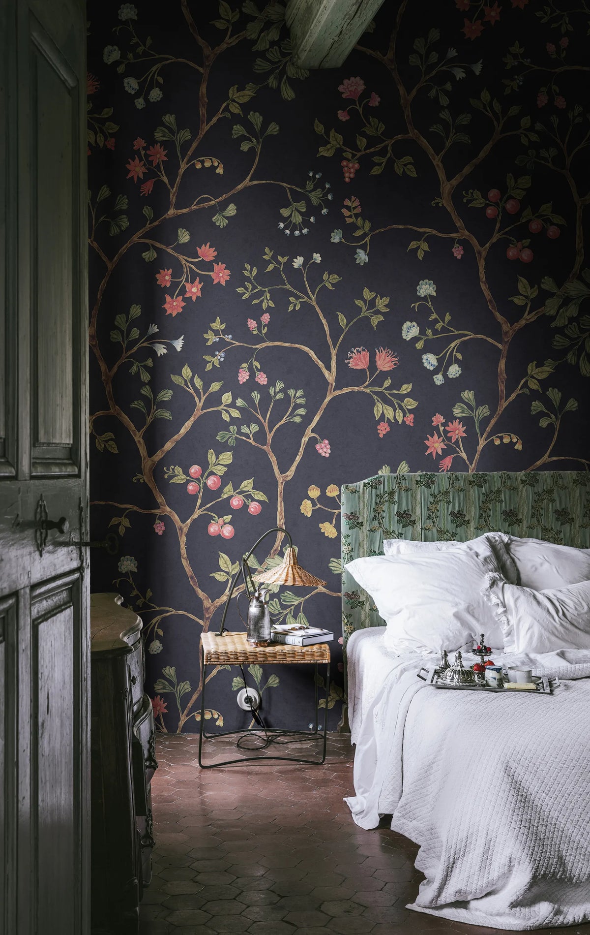 Song Tree, Lush Mural Wallpaper - room preview 02