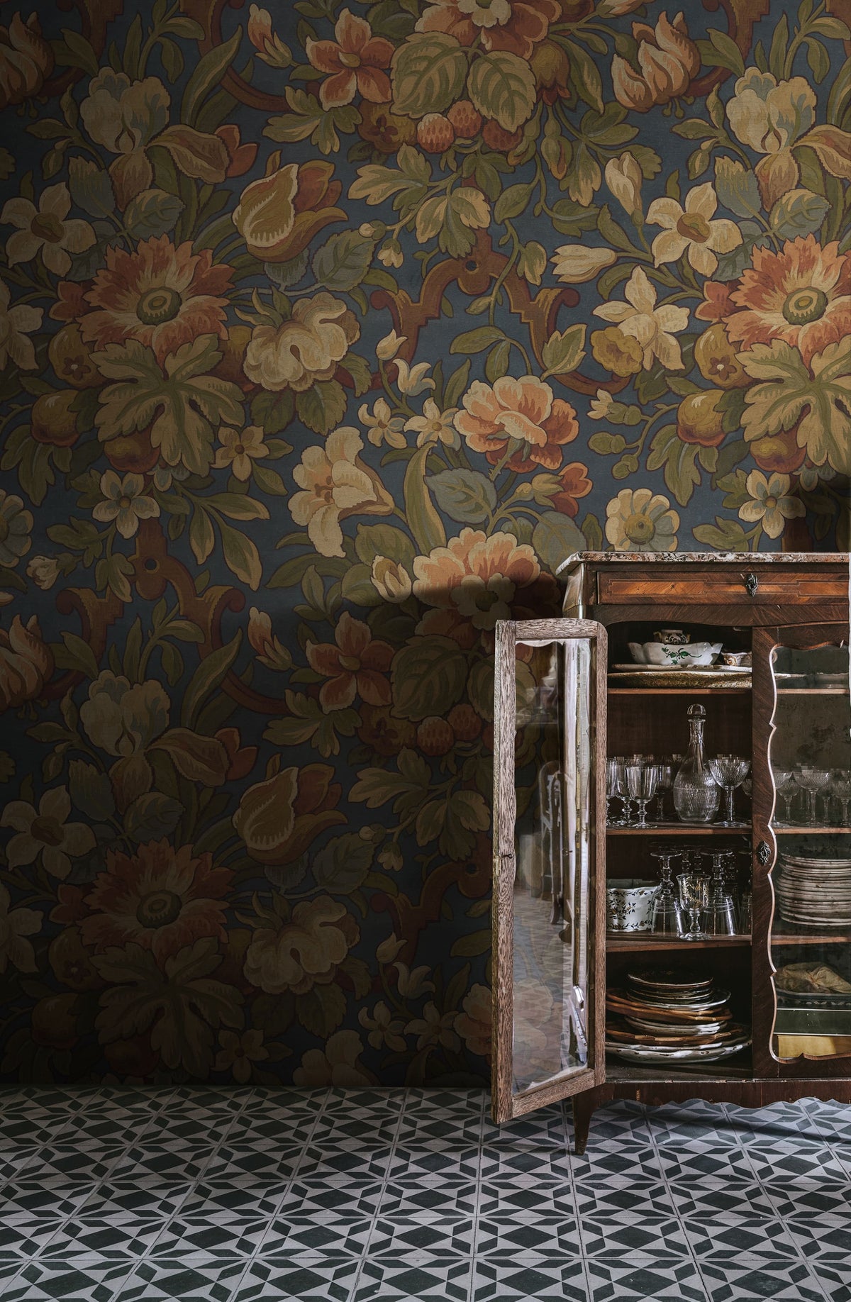 Vintage Flora, Blue Mural Wallpaper - room preview 02