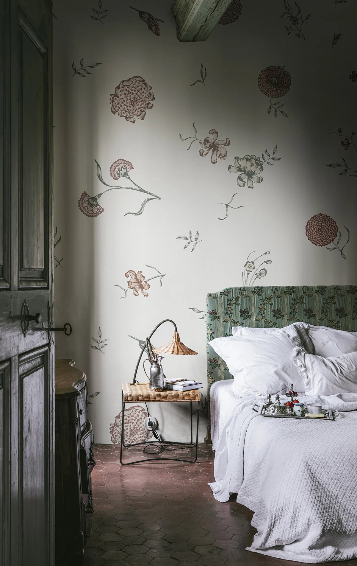 Flower Fall, Pearl Mural Wallpaper - room preview 02