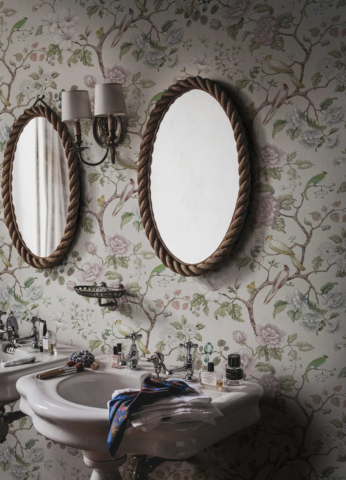 Petit Flora, Pearl Mural Wallpaper - room preview 02