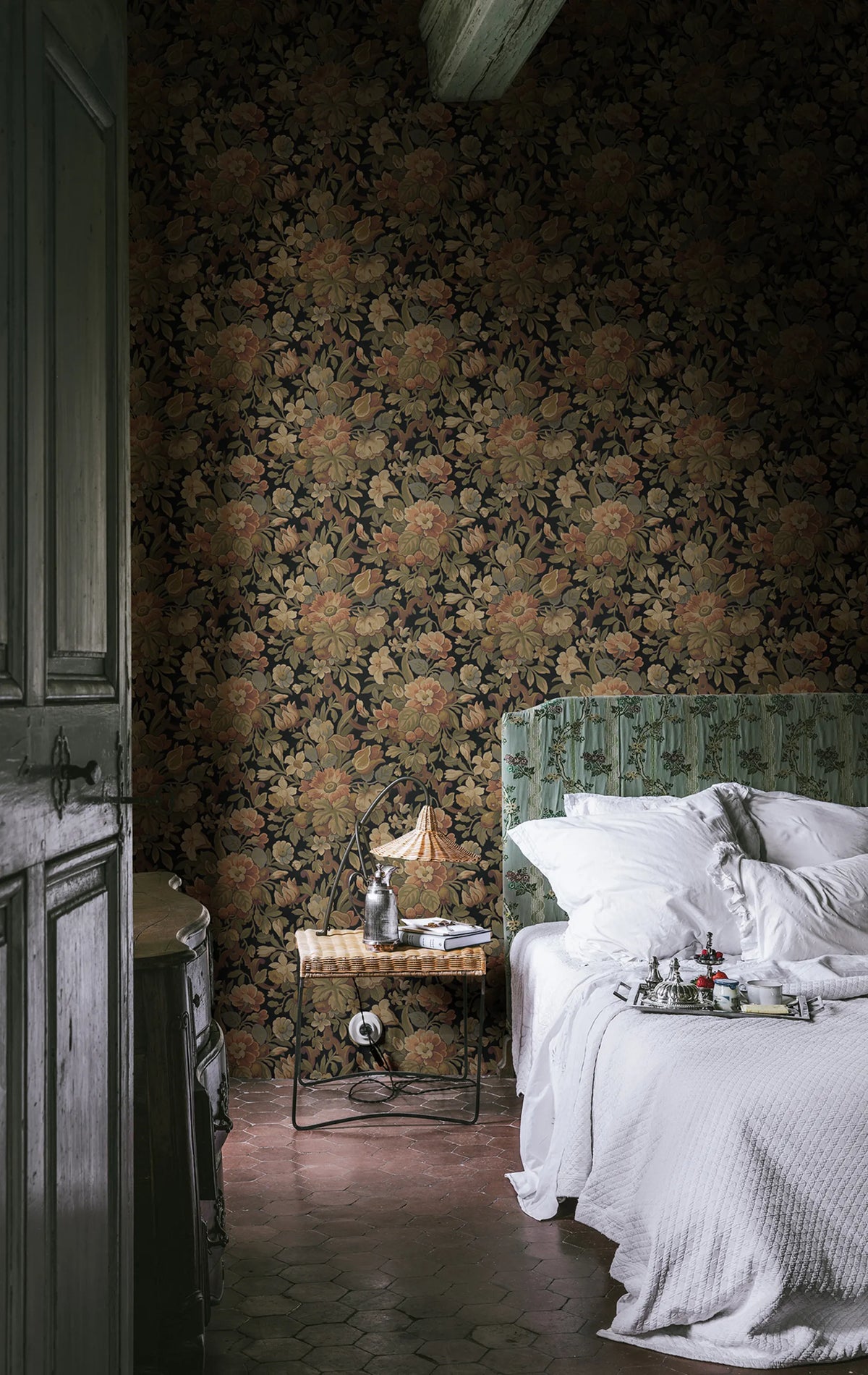 Vintage Garden, Ivory Mural Wallpaper - room preview 02