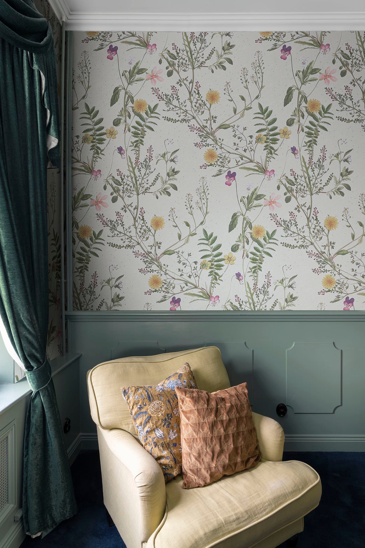 Storm Flowers, Seaweed Mural Wallpaper - room preview 02