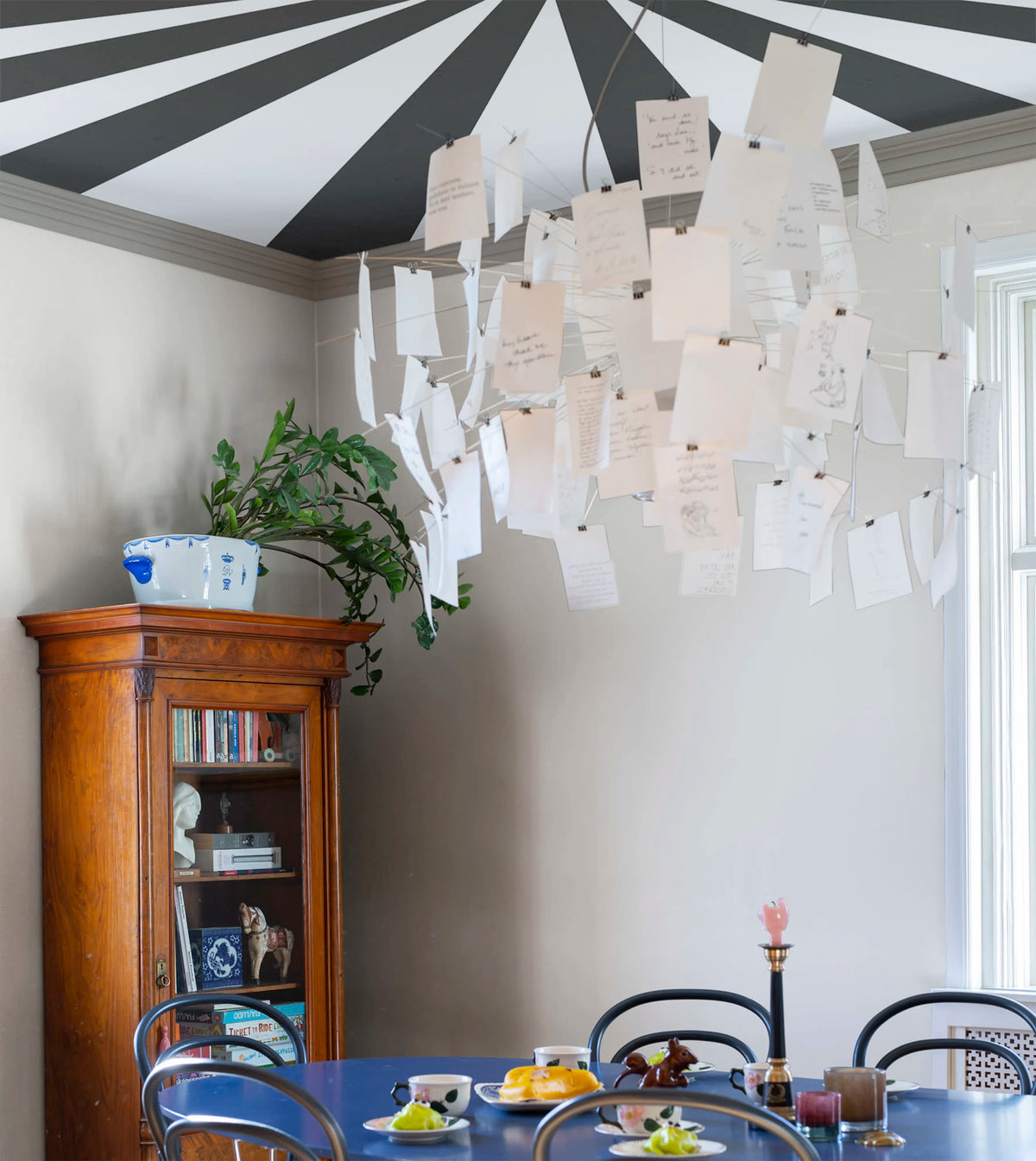 Rays, Black Mural Wallpaper - room preview 02