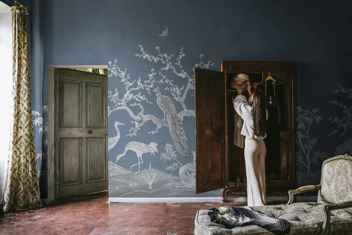 Chinoiserie Blossom, Navy Blue Mural Wallpaper - room preview 02