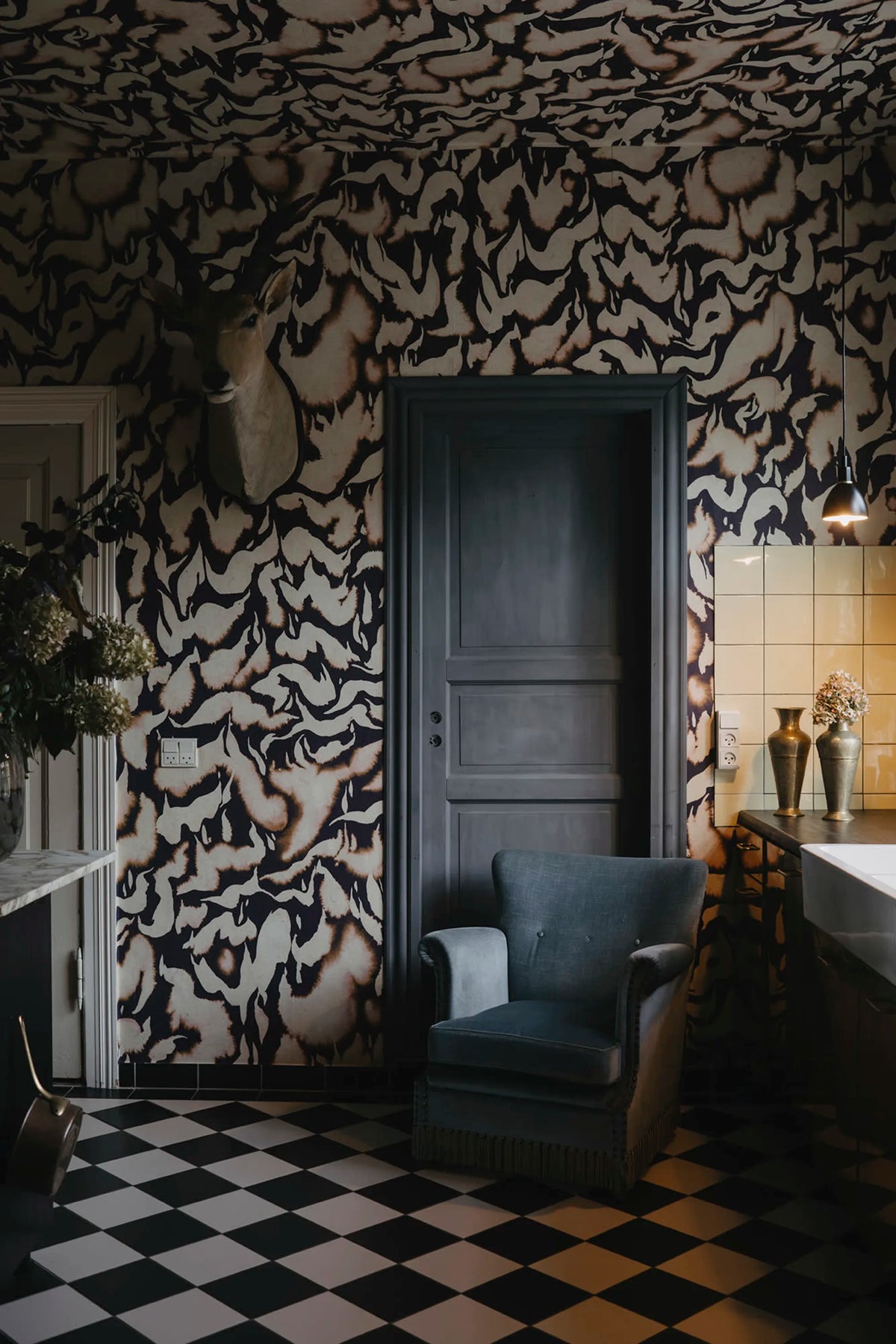 Discus, Dusty Pink Mural Wallpaper - room preview 02