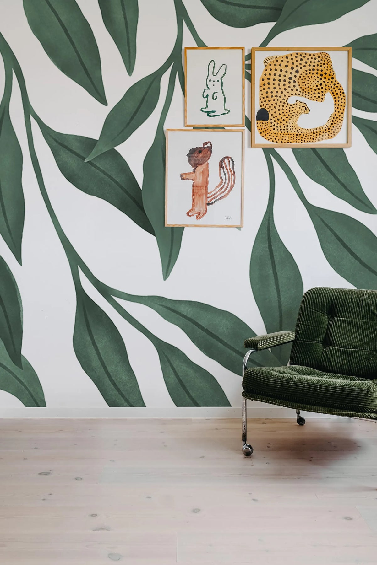 Giant Leaves, Green Mural Wallpaper - room preview 02