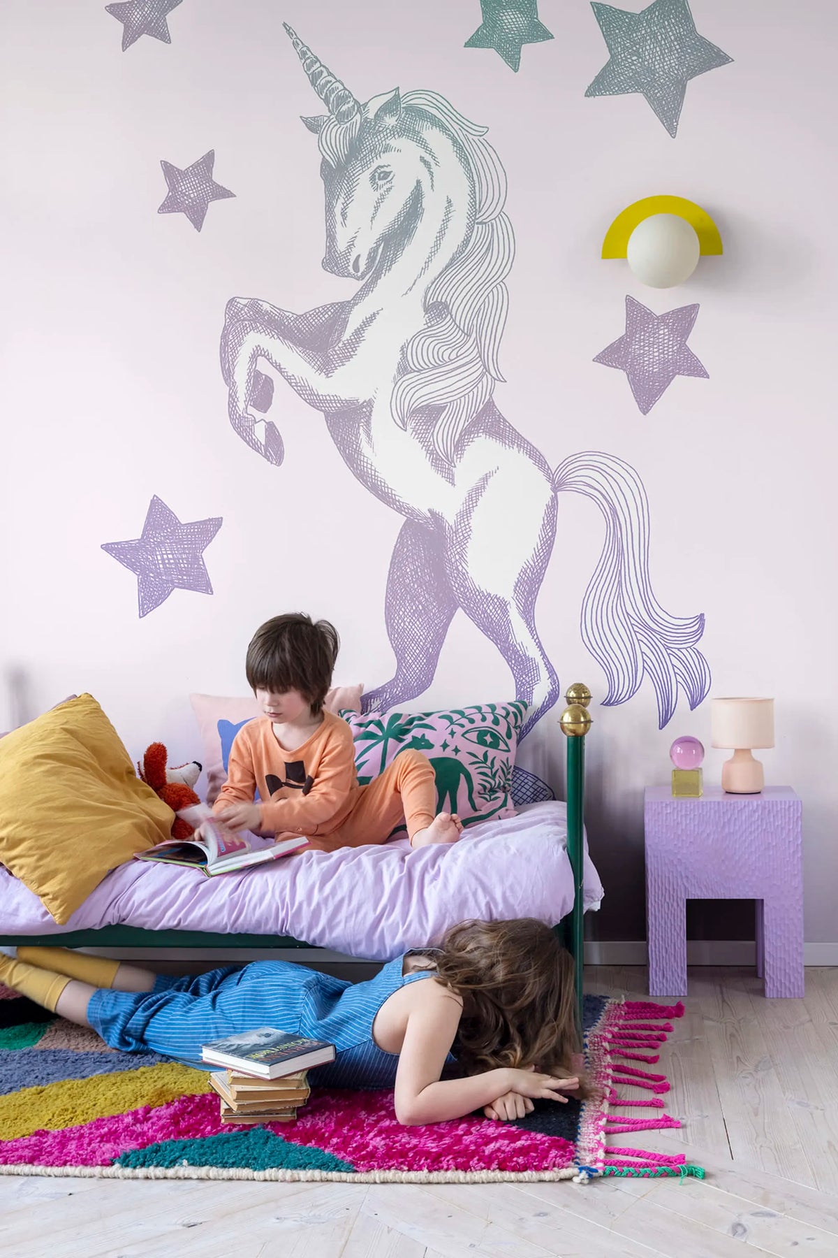 Circus Animal, Unni Pink Mural Wallpaper - room preview 02