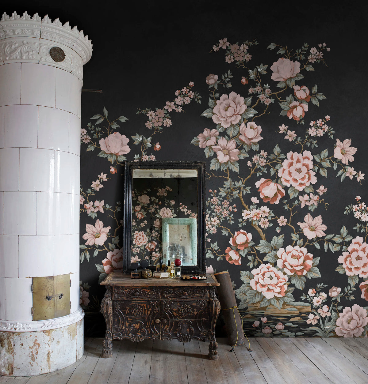Floral Chinoiserie, Black Mural Wallpaper - room preview 02