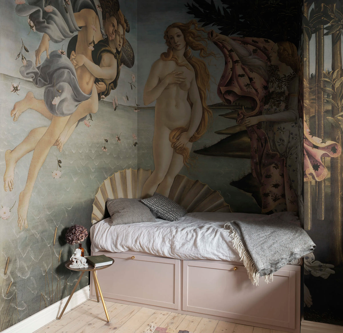 Venus Birth by Sandro Botticelli Mural Wallpaper - room preview 02