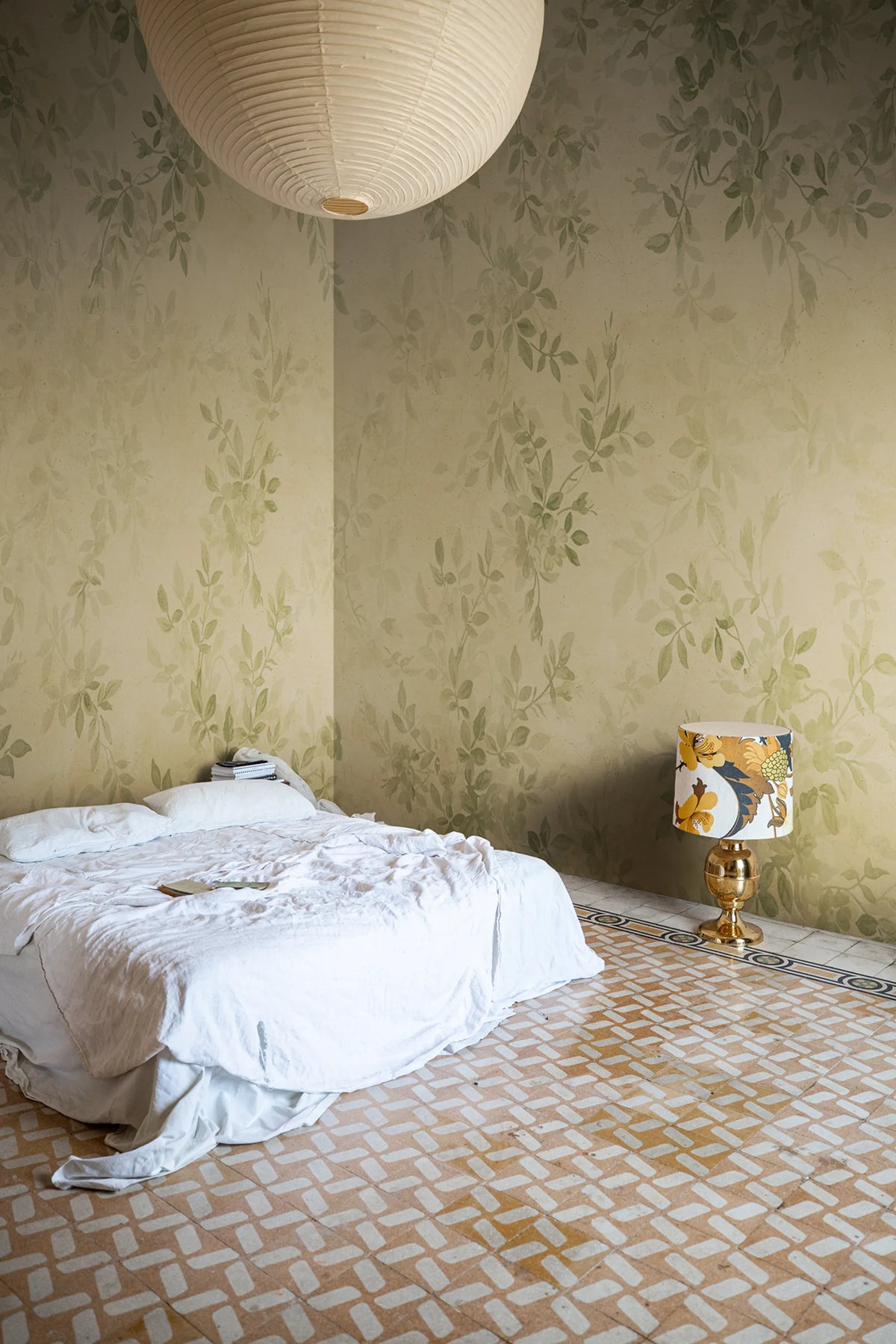 Daydream, Yellow Mural Wallpaper - room preview 02