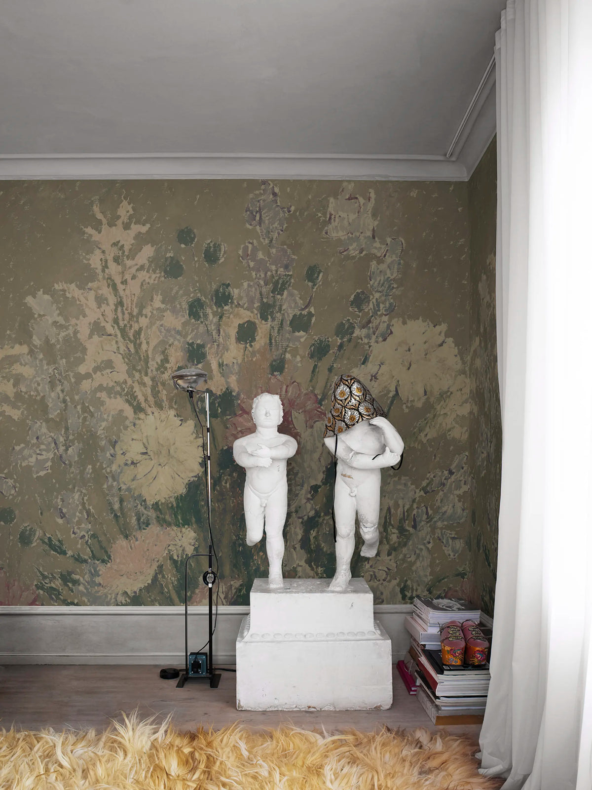 Lilians Bed, Soft Pink Mural Wallpaper - room preview 02