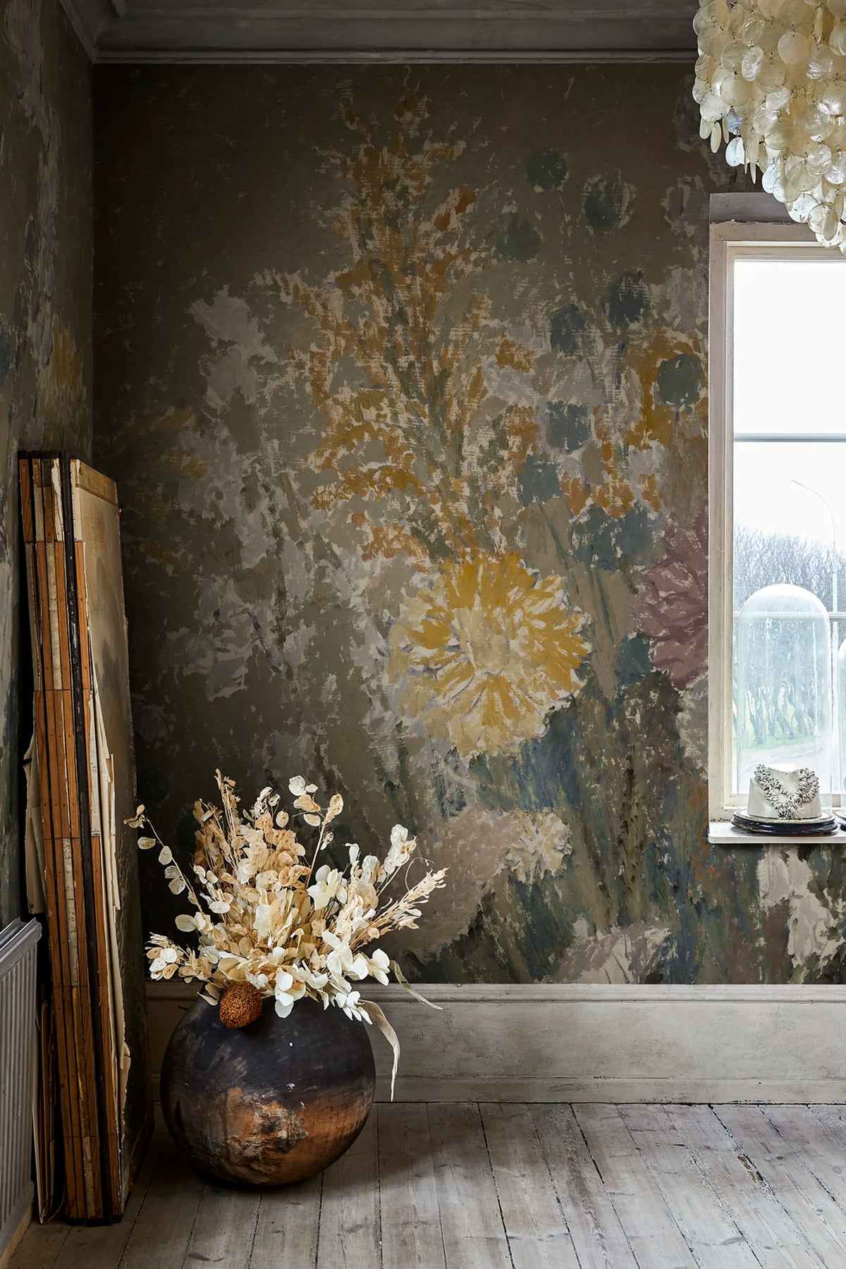 Lilians Bed, Purple Mural Wallpaper - room preview 02