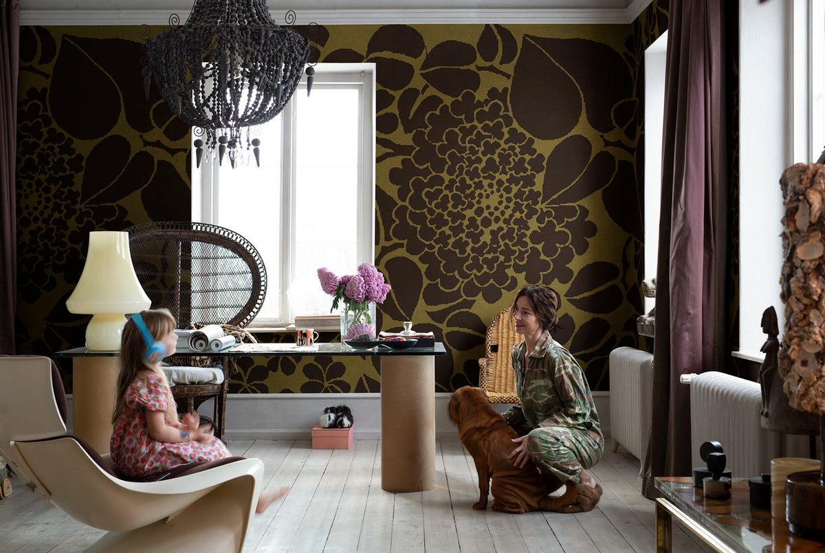 Susan, Brown Mural Wallpaper - room preview 02