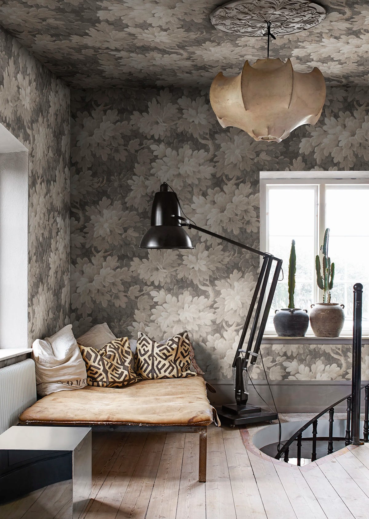 Vintage Foliage, Beige Mural Wallpaper - room preview 02