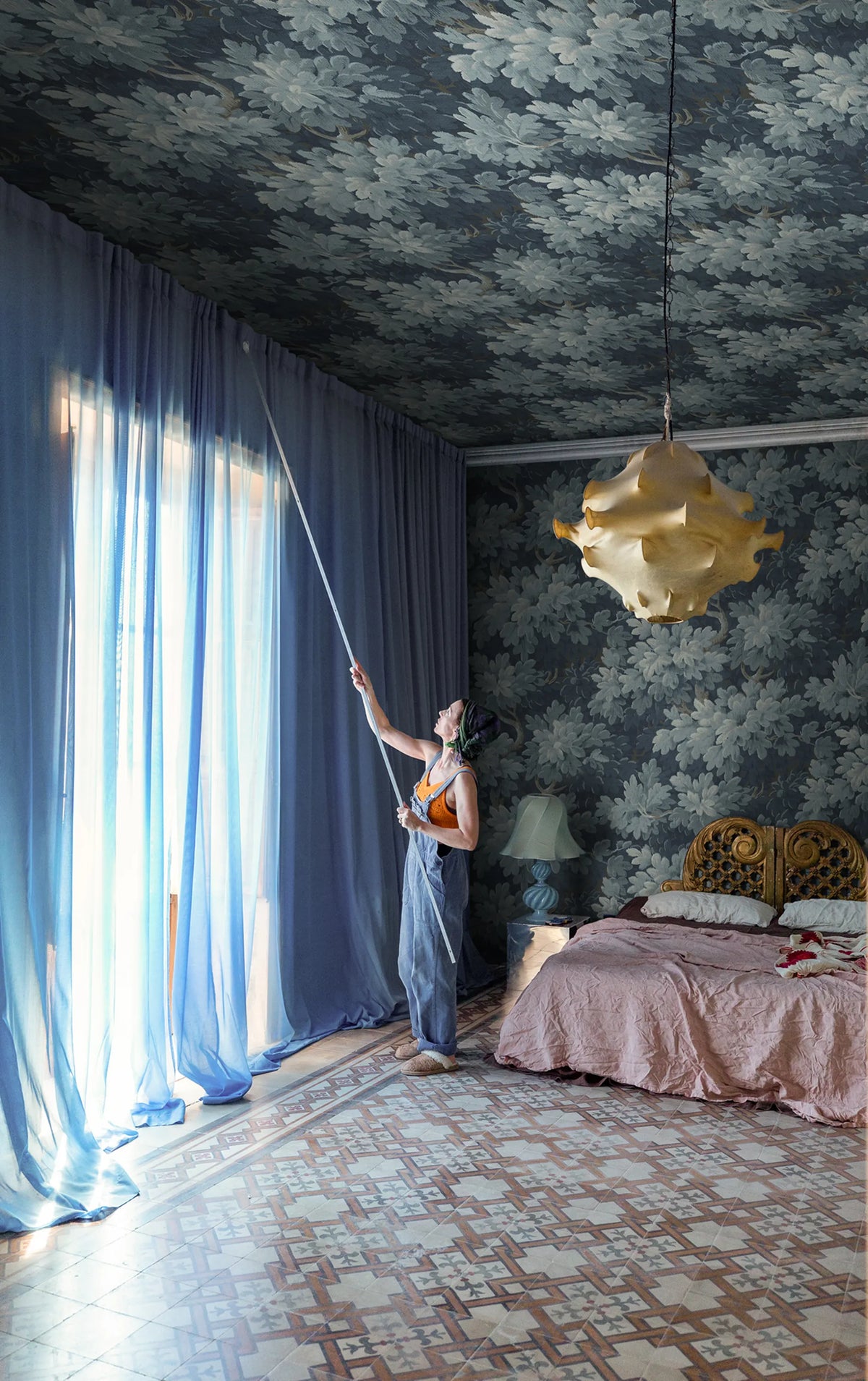 Vintage Foliage, Dark Blue Mural Wallpaper - room preview 02
