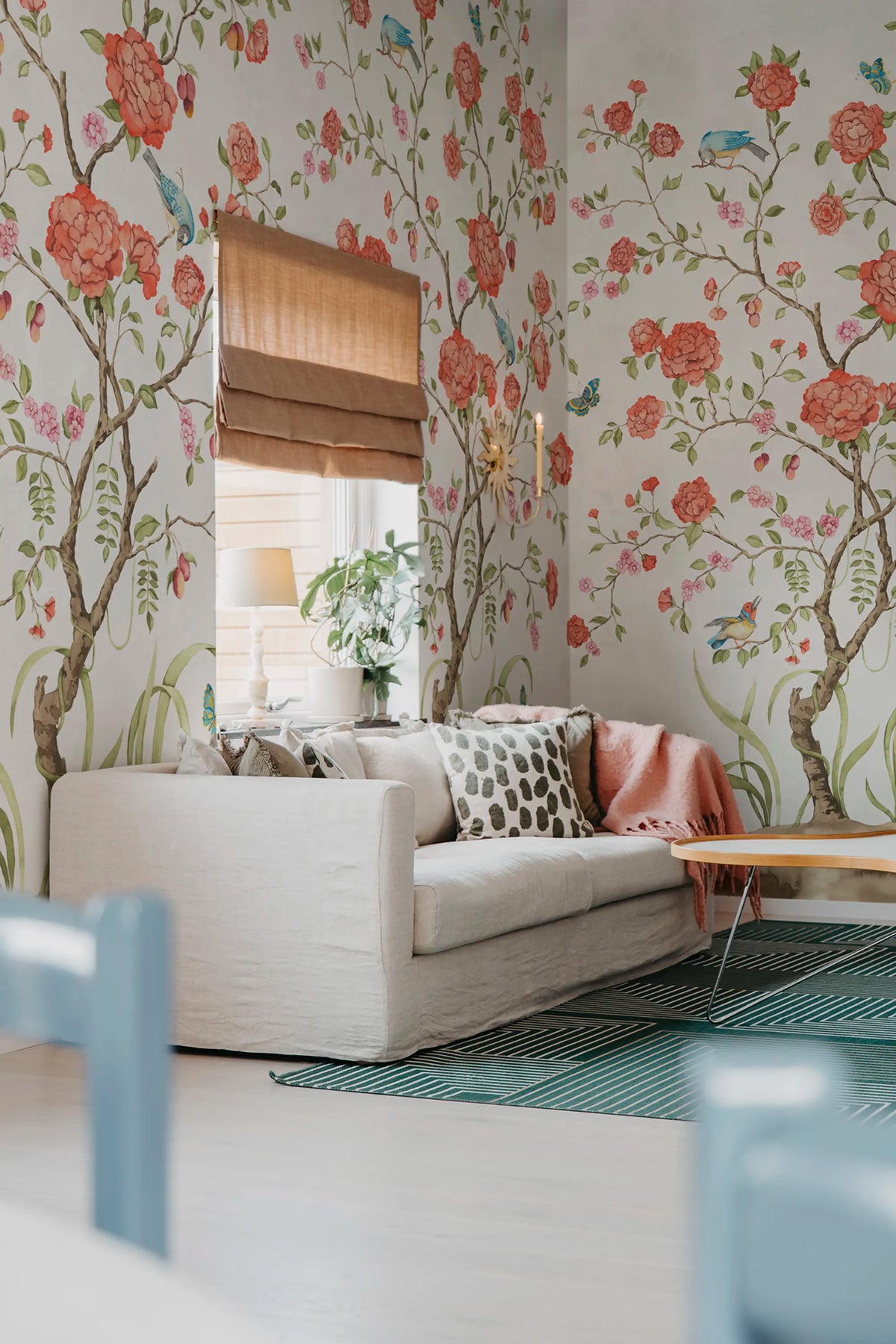 Chinoiserie Botanica, White Mural Wallpaper - room preview 02