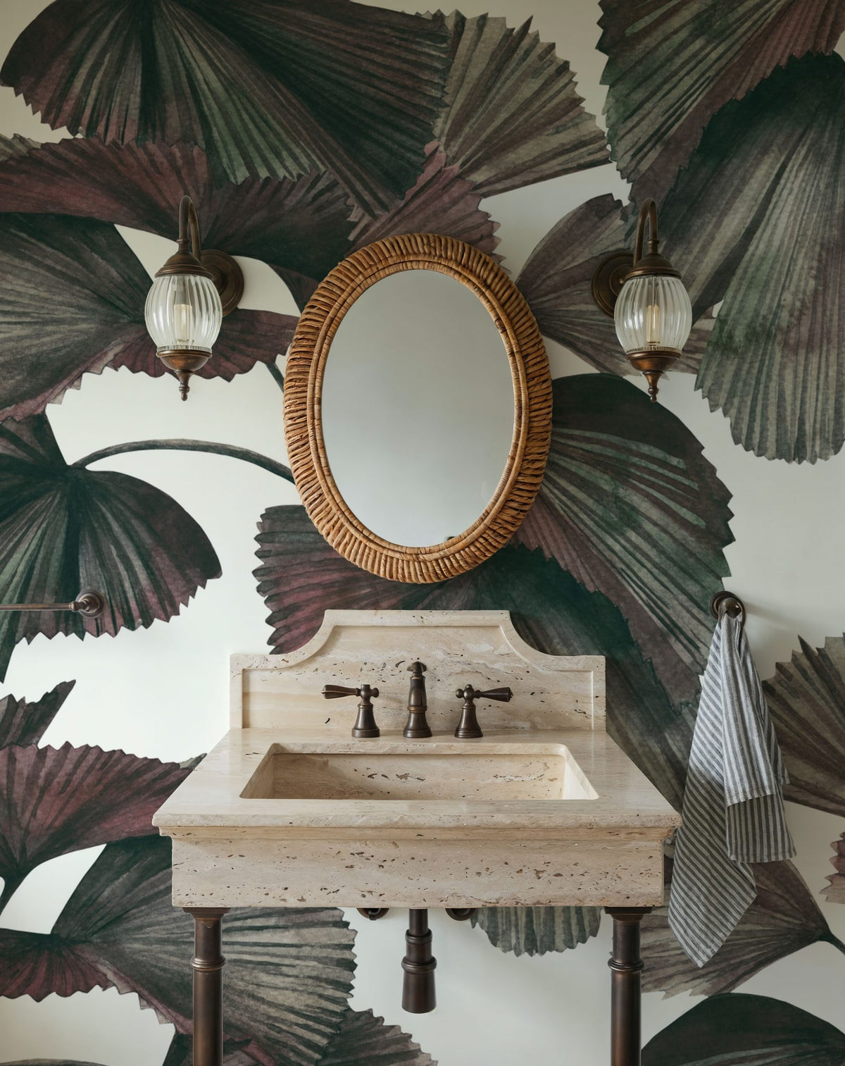 Ribbed Palm Fronds Mural Wallpaper - room preview 03