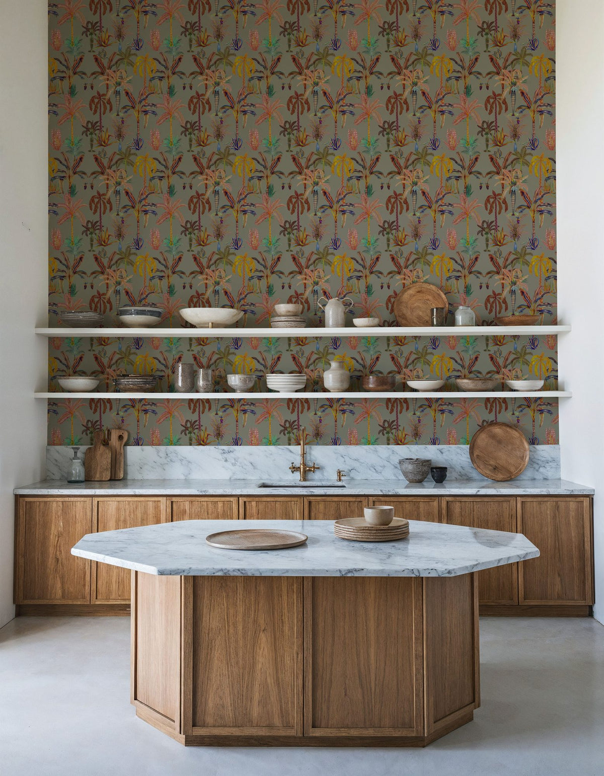 Statement Palms Petite, Laurel Mural Wallpaper - room preview 03