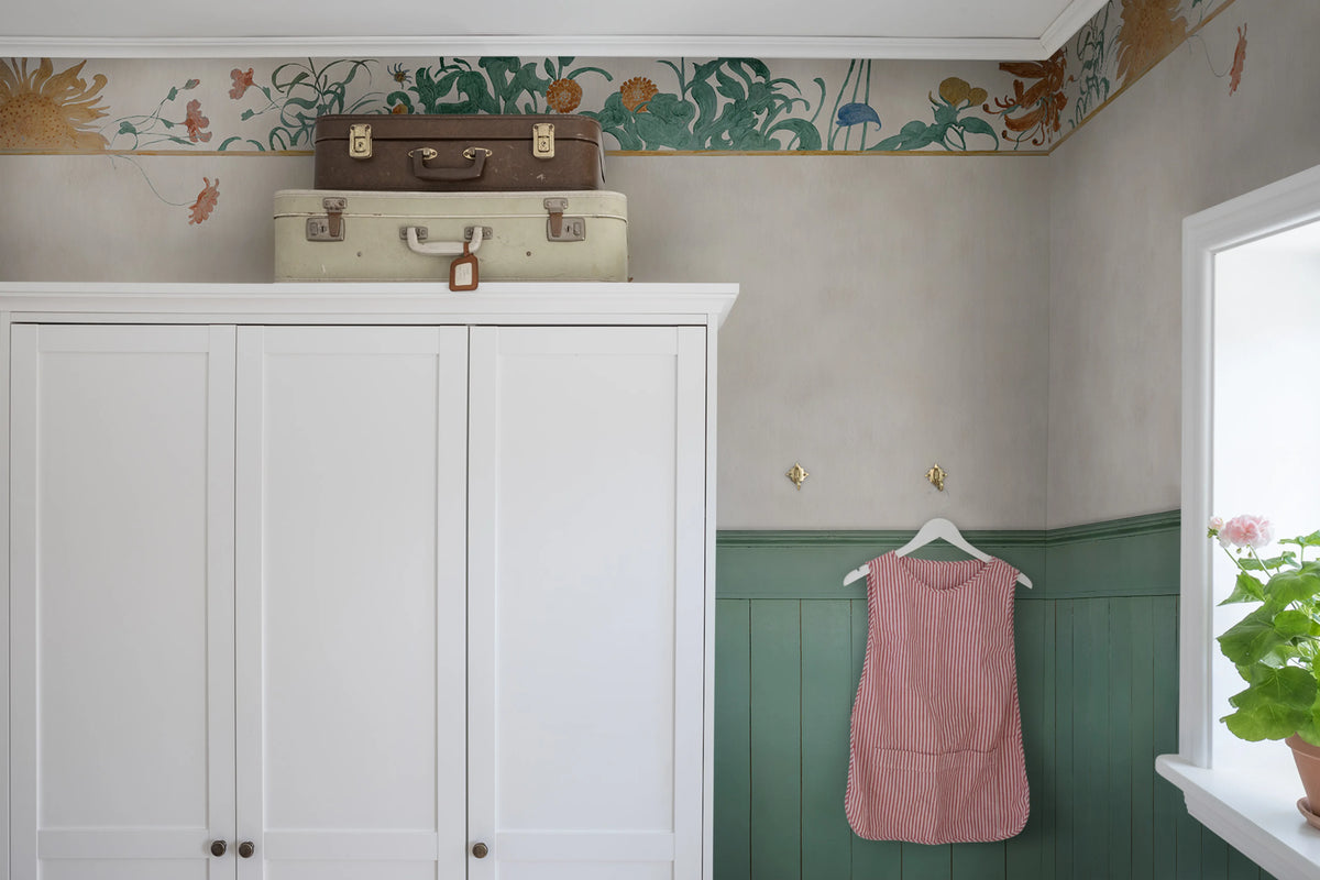 Suzanne MCMI Mural Wallpaper - room preview 03