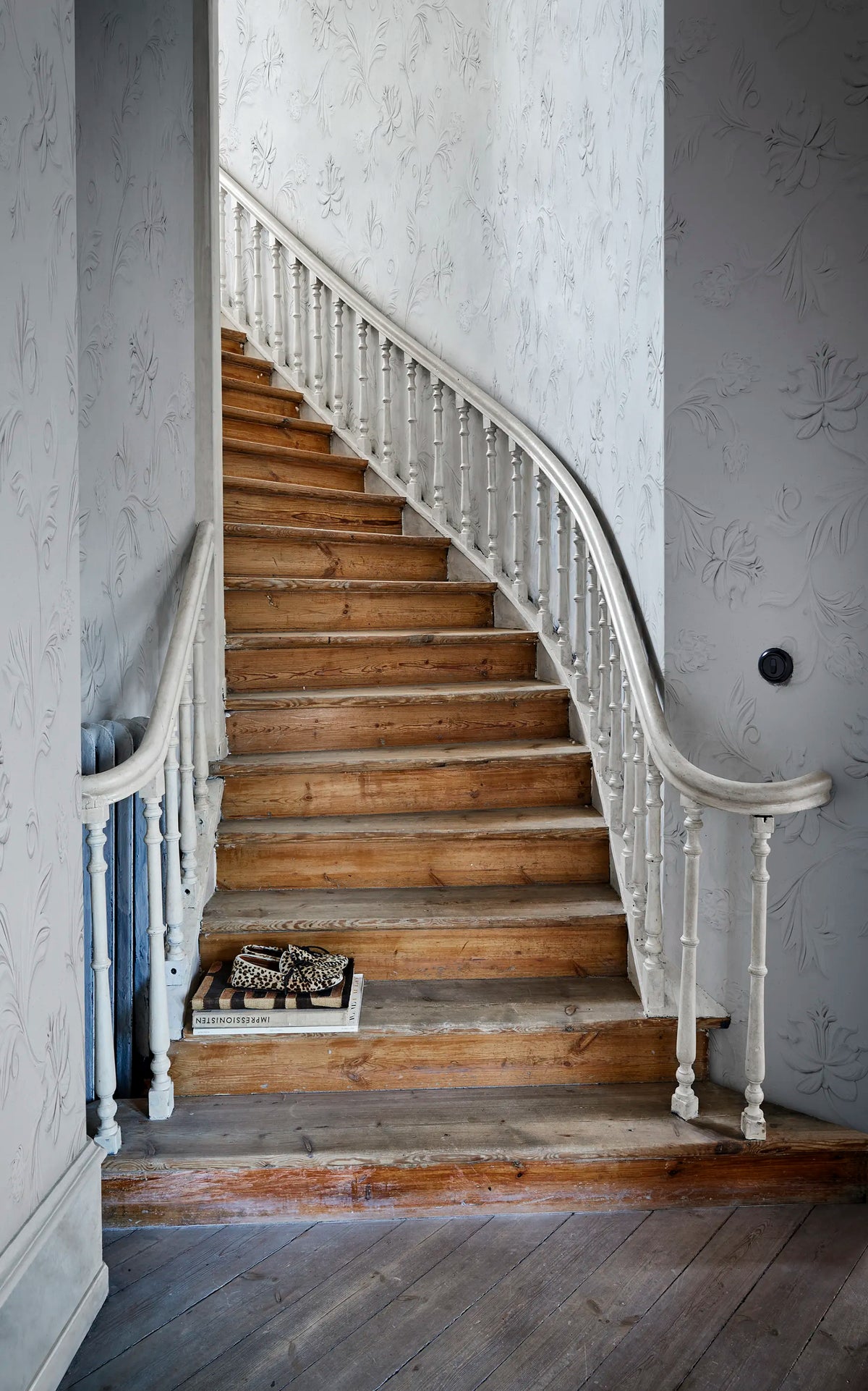 Hampshire Mural Wallpaper - room preview 03