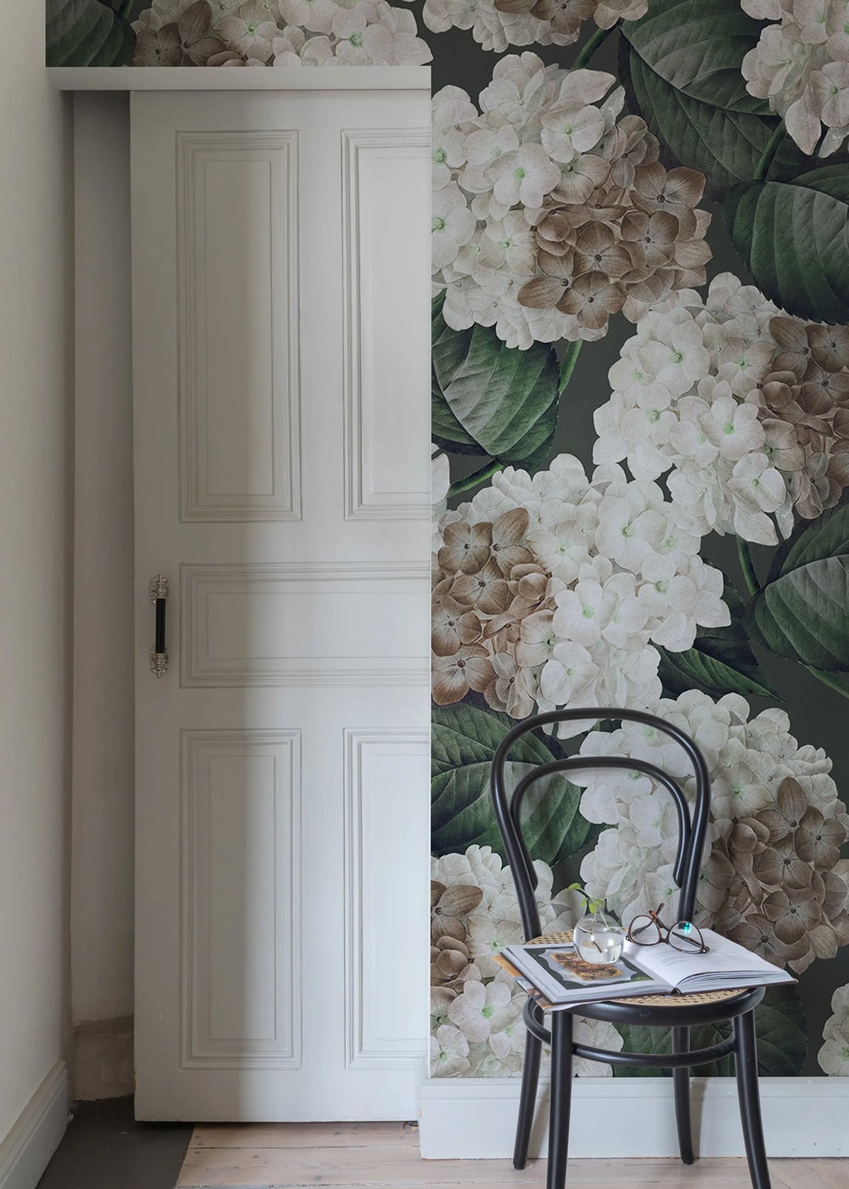 Hydrangea, Midnight Mural Wallpaper - room preview 03