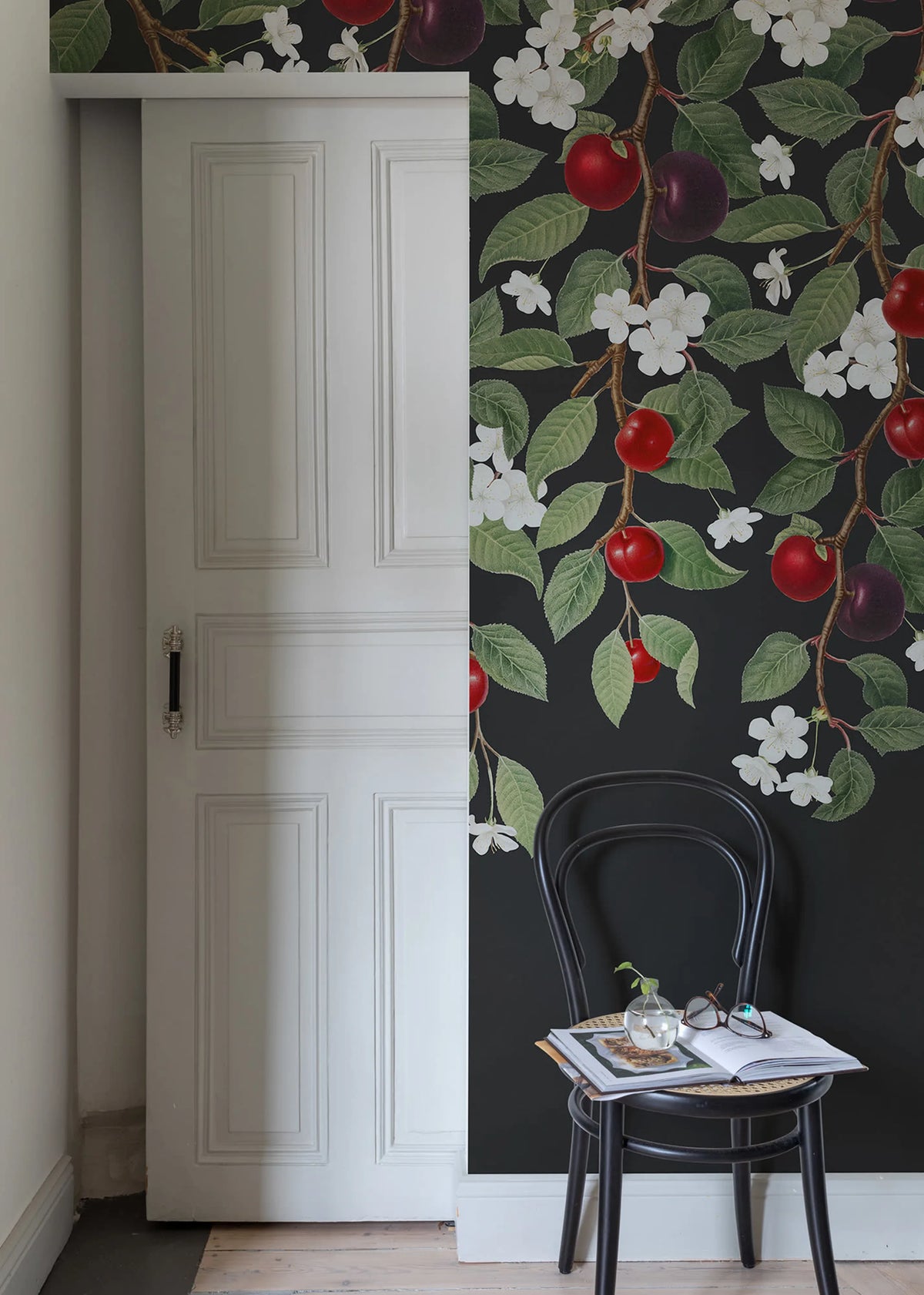 Mirabelle, Midnight Mural Wallpaper - room preview 03