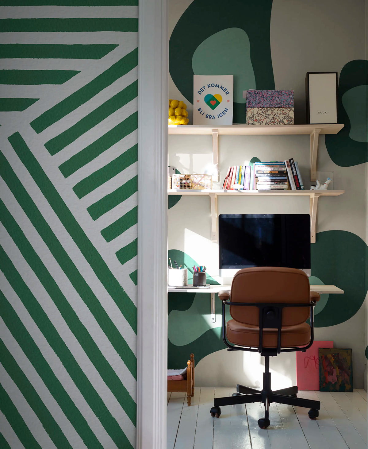 Giant Leopard, Green Mural Wallpaper - room preview 03