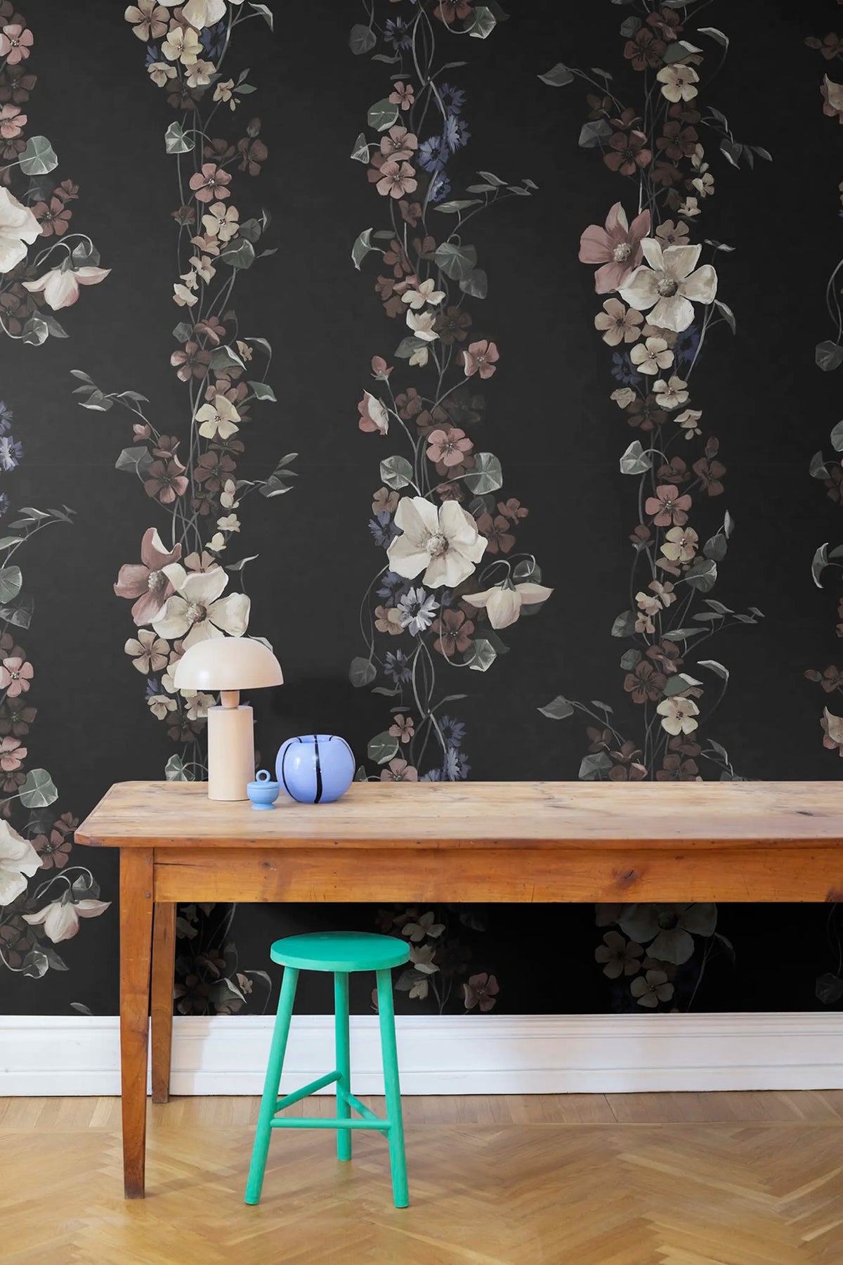 Growing Beauty, Vintage Mural Wallpaper - room preview 03