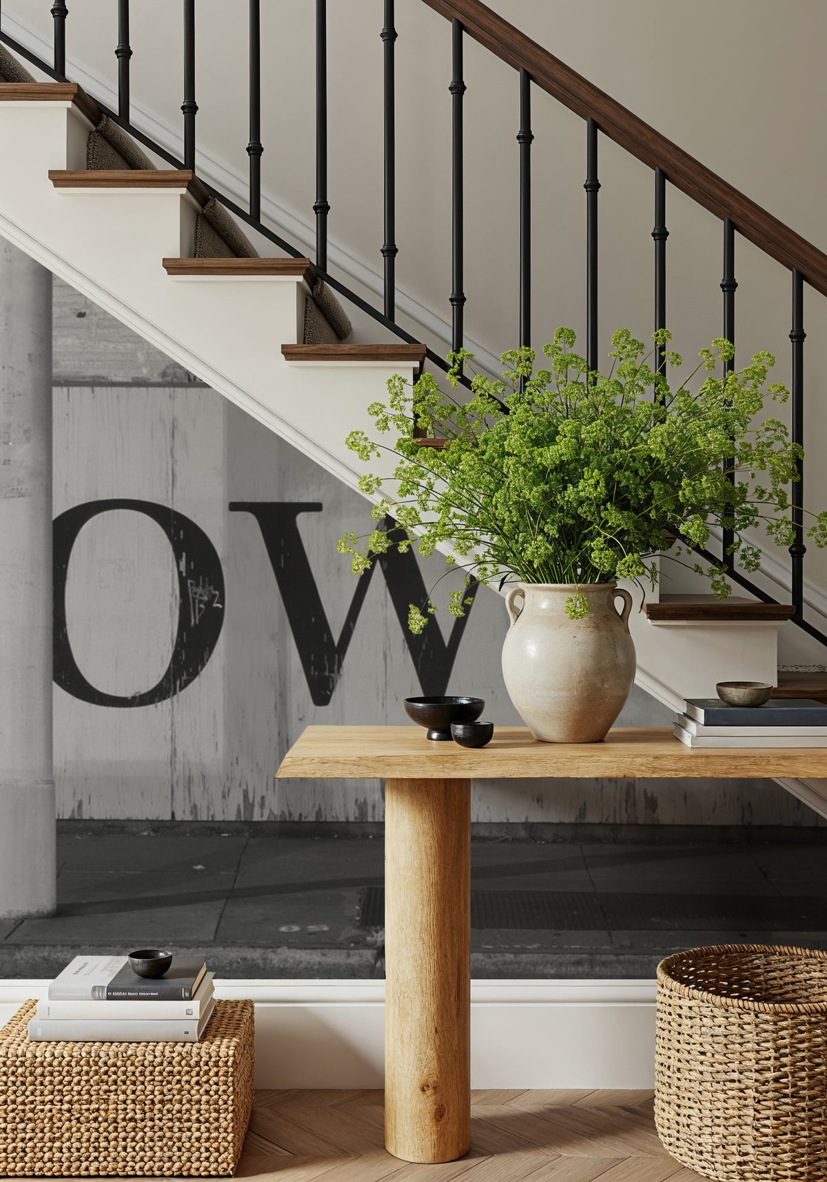 Downtown Arrow Mural Wallpaper - room preview 04