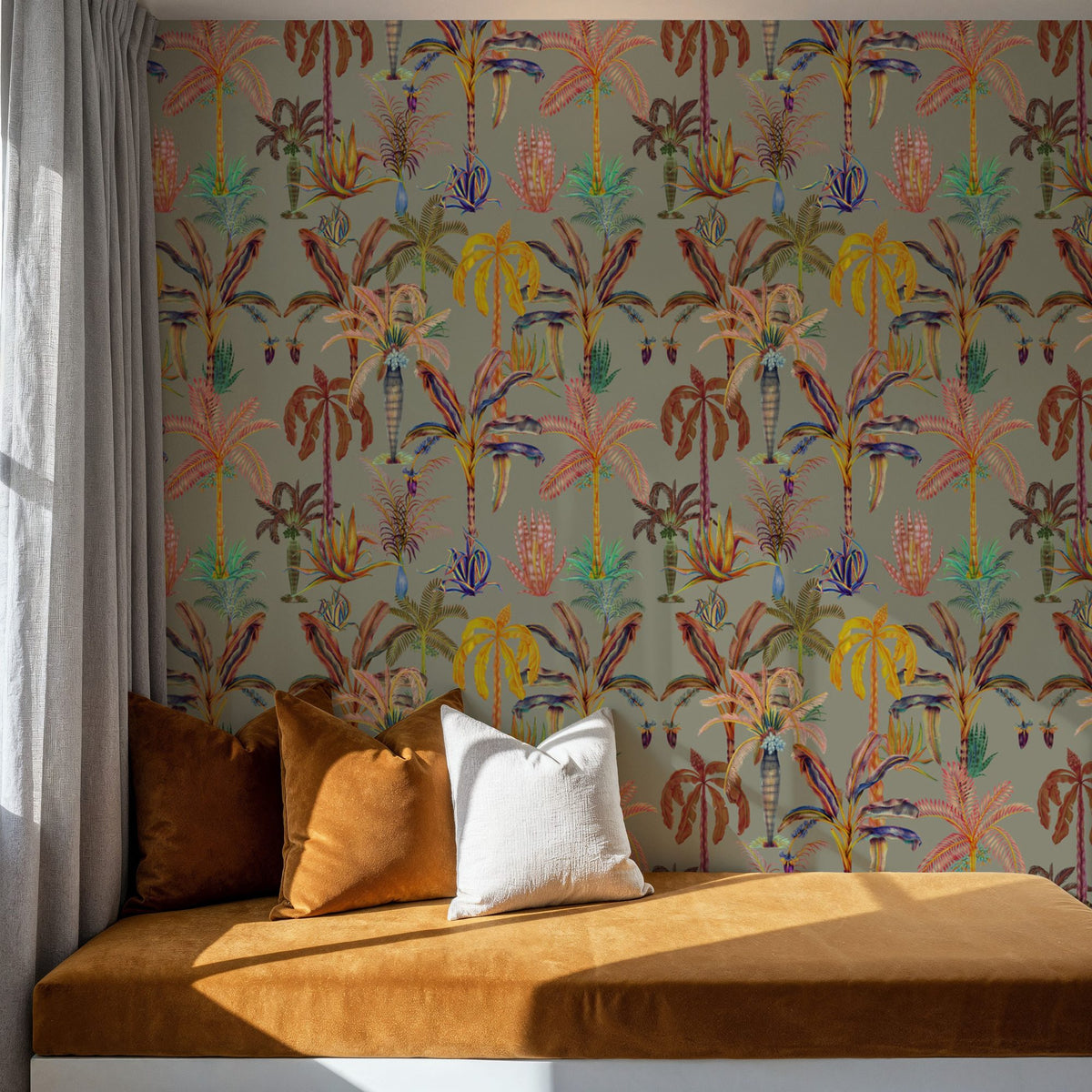 Statement Palms Petite, Laurel Mural Wallpaper - room preview 04