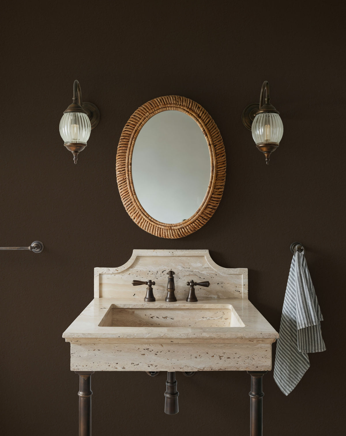 Faux Sand Stucco Finish, Umbra Mural Wallpaper - room preview 04