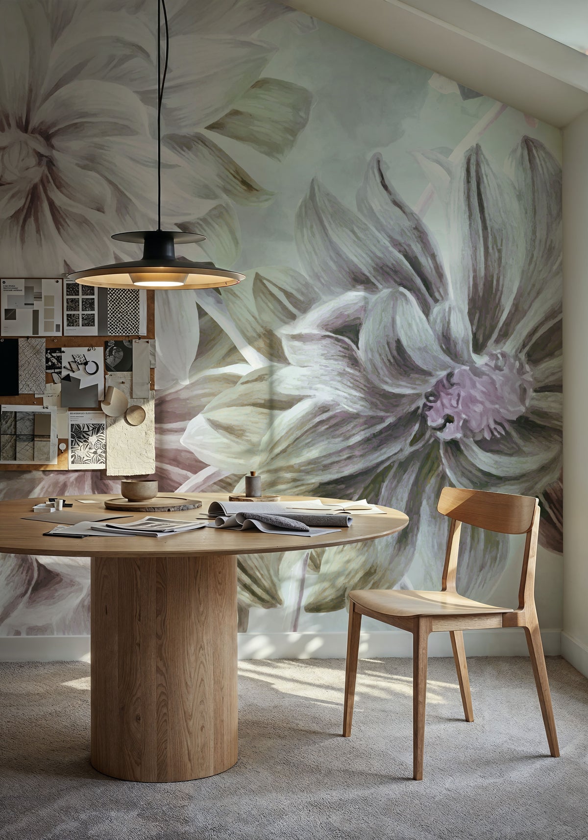 Focus on the Dahlia Mural Wallpaper - room preview 04