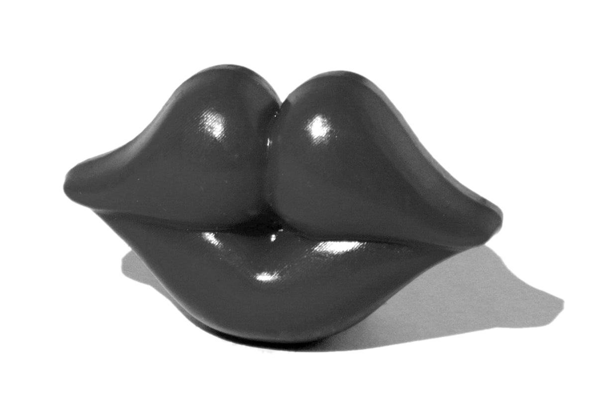 Kissing Booth, Black Mural Wallpaper - room preview 04