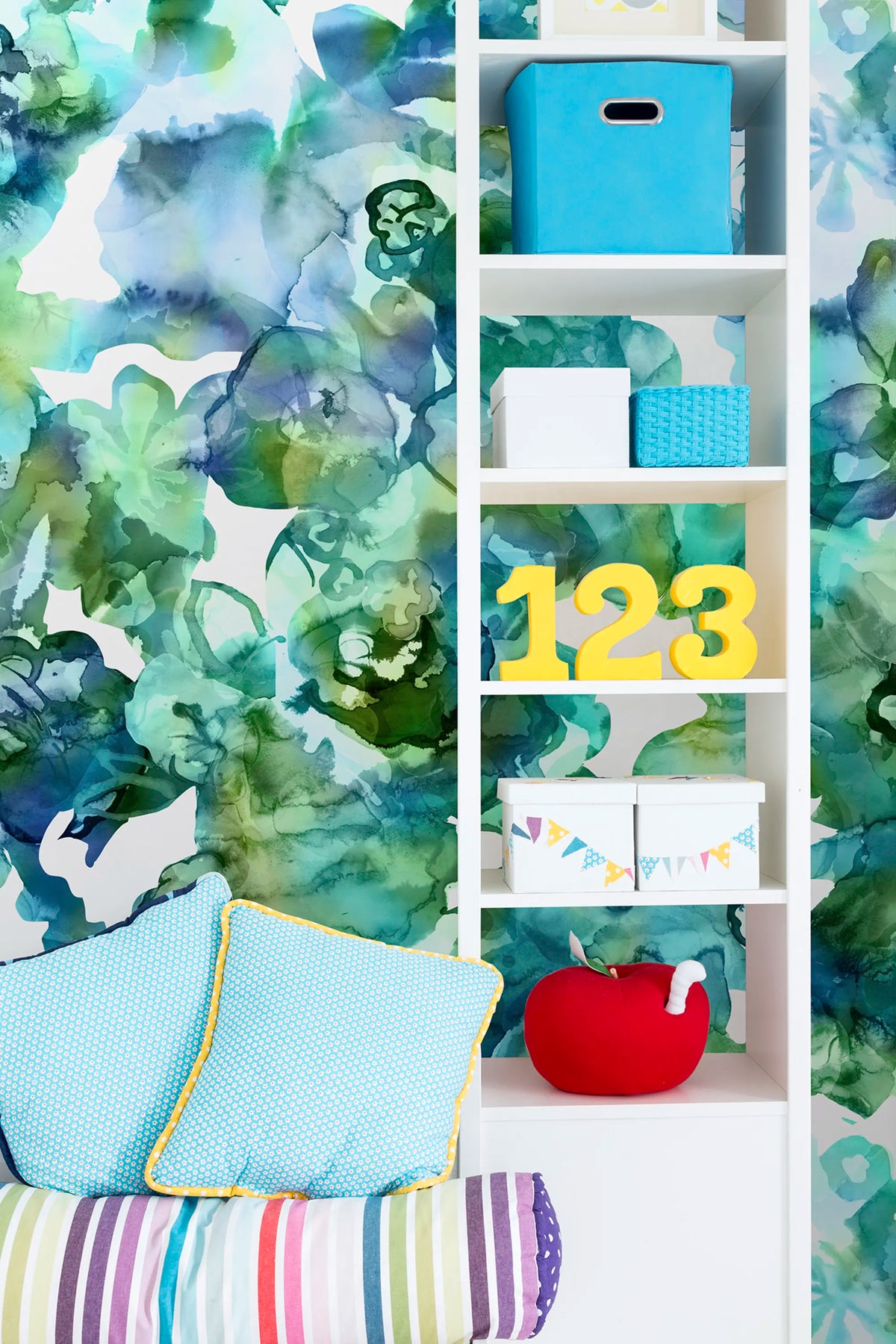 Lily Pond Mural Wallpaper - room preview 04